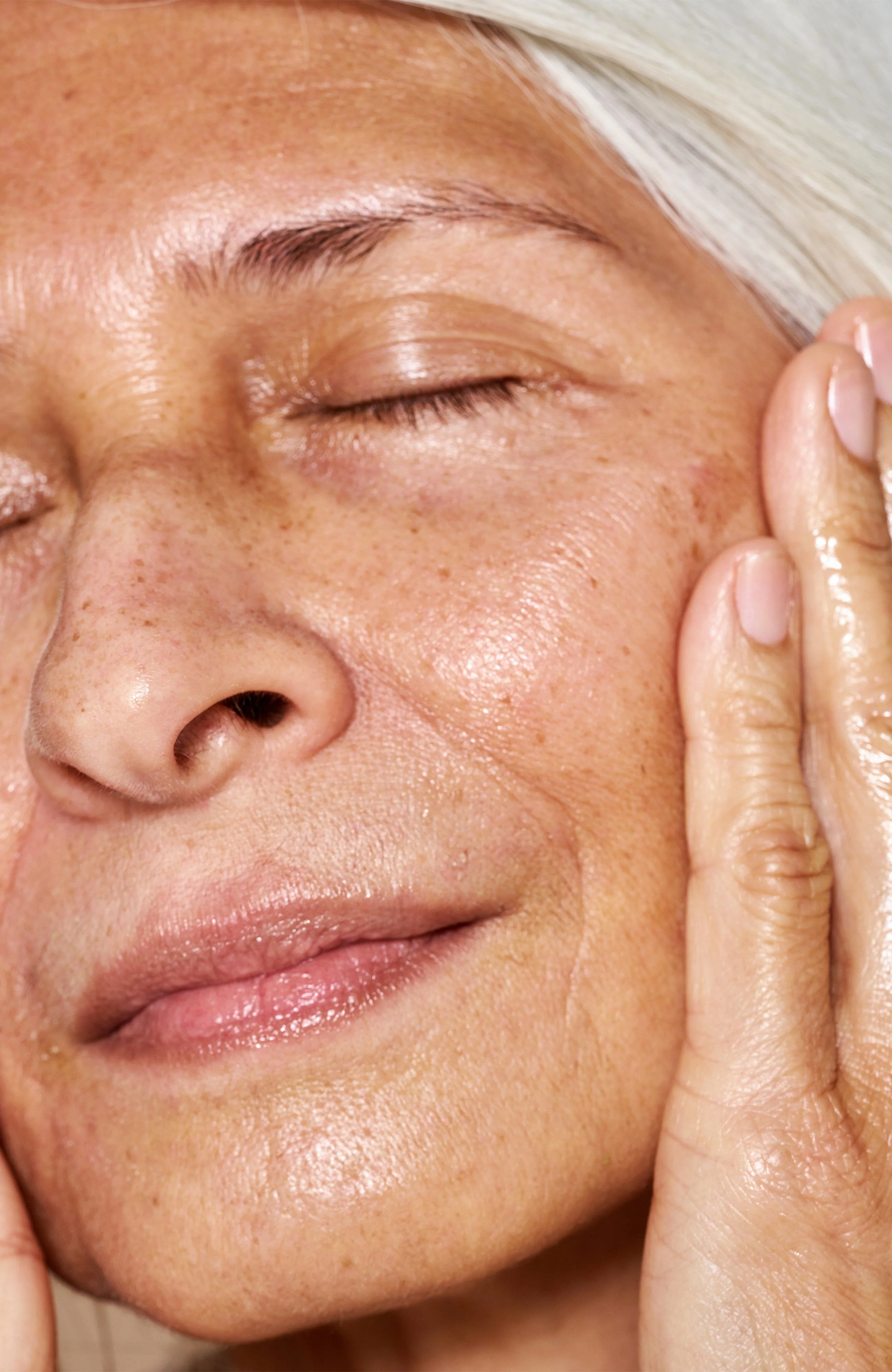 Essential Hydrating Oil - Image 4